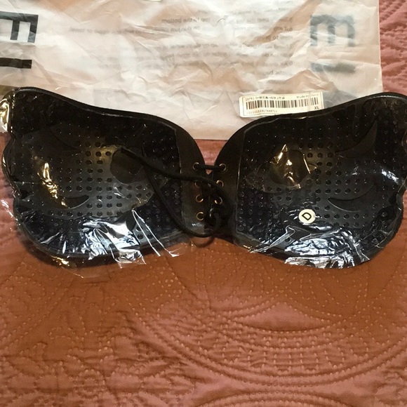 Lace Up Self Adhesive Bra - Picture 4 of 10